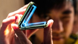 Galaxy Fold hỏng khi trên tay chuyên gia chưa đầy 1 ngày. Ảnh: CNN
