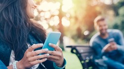 Bây giờ cách chúng ta hẹn hoc cũng đã khác