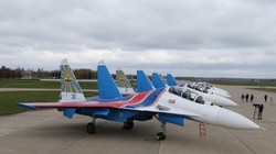 Phi đội Tráng sĩ Nga tại sân bay Nội Bài