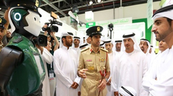 Robocop ra mắt tại Dubai ngày 22/5 - Ảnh: Entrepreneur.
