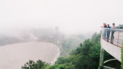 Kính viễn vọng FAST nhìn từ sàn quan sát