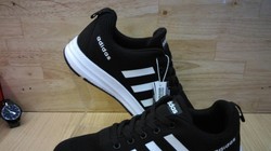 Giày thể thao Adidas