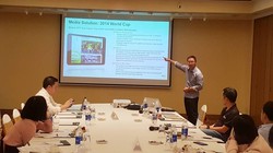 Đại diện Amazon trao đổi với giới truyền thông Hà Nội về Amazon Web Services