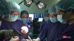 Ca mổ thay khớp gối hiện đại tại Bệnh viện Việt Đức do BS. Henry Chan thực hiện