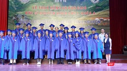 TS. Phạm Văn Tác và các bác sĩ trẻ tình nguyên