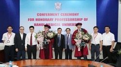 Lãnh đạo Trường Đại học Y Hà Nội và Bệnh viện Da liễu Trung ương chúc mừng 2 vị giáo sư được trao chức danh Giáo sư Danh dự