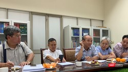 Các chuyên gia trao đổi, tìm ra những chứng cứ mới cho vụ án