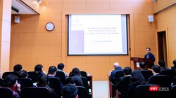 GS.TS. Tạ Thành Văn – Hiệu trưởng Trường Đại học Y Hà Nội chủ cuộc họp Ban Chỉ đạo phòng, chống dịch Corona để triển khai kế hoạch