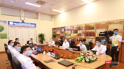 Các bác sĩ Bệnh viện Đại học Y Hà Nội tham gia khám, chữa bệnh từ xa tại lễ khai trương 