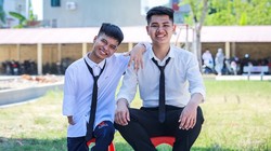 Đôi bạn 10 năm cõng nhau đến trường Ngô Văn Hiếu và Nguyễn Tất Minh (ảnh: Quỳnh Trang - Phương Lâm)