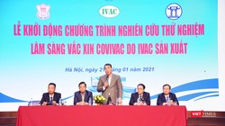 Các chuyên gia tại khởi động chương trình nghiên cứu thử nghiệm lâm sàng vaccine COVIVAC tại Trường Đại học Y Hà Nội sáng nay