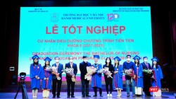 Lễ trao bằng tốt nghiệp cho các cử nhân điều dưỡng của Chương trình tiên tiến Trường Đại học Y Hà Nội