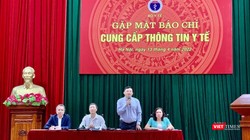 Ông Nguyễn Đình Anh - Vụ trưởng Vụ Truyền thông Thi đua - Khen thưởng (Bộ Y tế) chủ trì cuộc gặp mặt báo chí về chiến dịch tiêm chủng cho trẻ 5-12 tuổi