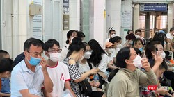 Bệnh nhân có thẻ BHYT đi khám và điều trị sẽ rất thiệt thòi khi các bệnh viện thiếu thuốc và vật tư y tế