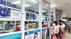 Thiếu thuốc, các bệnh nhân có thẻ BHYT vẫn phải bỏ tiền túi ra để mua thuốc điều trị