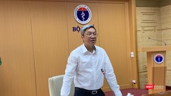 Thứ trưởng Bộ Y tế Nguyễn Trường Sơn chủ trì cuộc họp với các Sở Y tế và bệnh viện về biện pháp ứng phó với dịch đậu mùa khỉ và dịch cúm A (ảnh: Thanh Hằng)