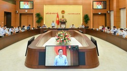 Ủy ban Thường vụ Quốc hội thảo luận về dự án Luật Khám bệnh, chữa bệnh (sửa đổi)