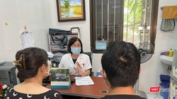 Bác sĩ của Viện Sức khỏe tâm thần Quốc gia tư vấn cho bệnh nhân trầm cảm