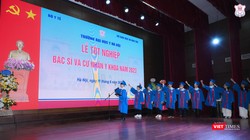 Các tân bác sĩ và cử nhân y khoa tuyên thệ lời thề nghề nghiệp