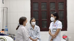 BSCK2. Đoàn Thị Huệ – Phó trưởng Phòng Điều trị Rối loạn Tâm thần người già và Y học giấc ngủ (M8) Viện SKTT Quốc gia - tư vấn cho bệnh nhân bị rối loạn giấc ngủ.