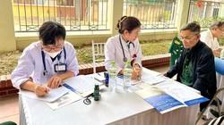 Trường Đại học Y Hà Nội khám, chữa bệnh thiện nguyện cho gần 600 cựu chiến binh ở Điện Biên