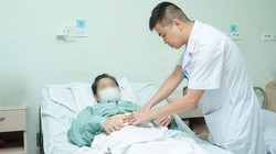 Nuốt phải tăm dài 7cm, cụ bà ở Hà Nội suýt tử vong vì thủng trực tràng