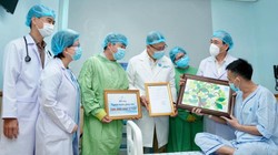 Người được ghép tim ở BV Đại học Y Dược TP.HCM ra viện: BV tặng 200 triệu đồng và món quà đặc biệt
