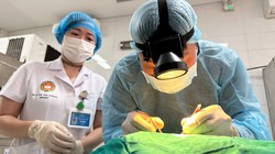 Nữ đại uý hiến tặng đôi giác mạc khi qua đời, giúp 2 người tìm thấy ánh sáng