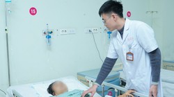 Người phụ nữ rơi từ tầng 3 xuống đất, được bác sĩ cứu sống giữa lằn ranh sinh tử