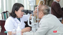 Khám, cấp thuốc miễn phí cho hơn 200 người khuyết tật, sàng lọc người cần ghép giác mạc