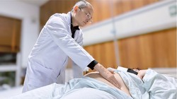 Nặng 102kg, cô gái 28 tuổi rơi vào trầm cảm vì quá nhiều khó khăn trong cuộc sống 