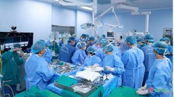 Hành trình 80 năm y tế Việt Nam: Từ gian khó đến tự chủ và vươn tầm thế giới