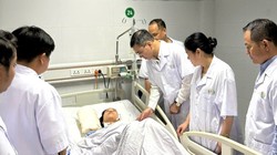 Đề nghị công nhận thương binh cho nữ điều dưỡng hứng nhiều nhát dao để cứu bệnh nhi