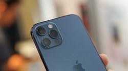 Loạn giá iPhone 12 và 12 Pro