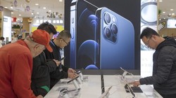 Người Trung Quốc chia rẽ vì iPhone 12