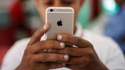 "Người dùng iPhone là nô lệ kỹ thuật số"