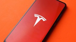 Smartphone của hãng xe Tesla, hỗ trợ kết nối vệ tinh