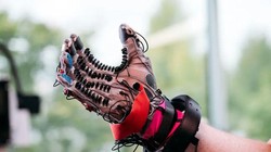 Chiếc găng tay mở ra thế giới ảo của Facebook