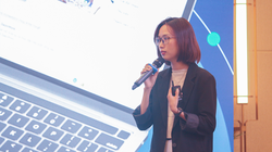 Bà Nguyễn Thị Lan Hương - Giám đốc Tăng trưởng GapoWork đang trình bày tham luận.