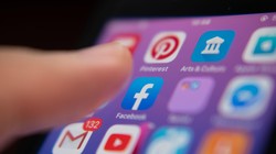 Facebook, Youtube, TikTok...gỡ hàng chục nghìn tin giả