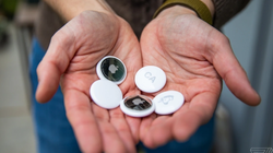 Apple bị kiện vì AirTag gây hại người dùng