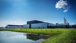 Một trung tâm dữ liệu của Facebook. Ảnh: Engadget