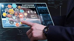 Việc đặt khách hàng lên hàng đầu đã trở thành trọng tâm trong chiến lược của nhiều tổ chức, doanh nghiệp. Ảnh: E3ZINE