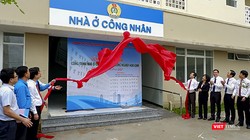 Lãnh đạo Thành uỷ, UBND TP Đà Nẵng và các cơ quan liên quan tại sự kiện đưa trình nhà ở cho công nhân khu công nghiệp Hoà Cầm vào hoạt động