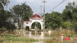 Làng văn hoá Phúc Khương xã Đại Cường (huyện Đại Lộc, tỉnh Quảng Nam) bị chia cắt sâu trong nước lũ
