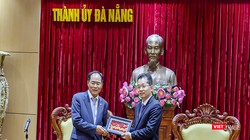 Bí thư Thành ủy Đà Nẵng Nguyễn Văn Quảng tiếp ngài Park Noh-wan - Đại sứ đặc mệnh toàn quyền Hàn Quốc tại Việt Nam nhân sự kiện khai trương Tổng lãnh sự quán Hàn Quốc tại Đà Nẵng.