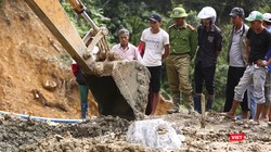 Các lực lượng nỗ lực tìm kiếm các nạn nhân mất tích trong vụ sạt lở đất ở Trà Leng