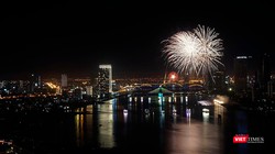 Thuyền hoa trên sông Hàn (Đà Nẵng)