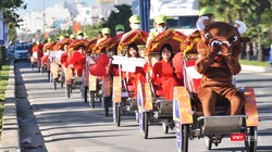 Xích lô du lịch Đà Nẵng trong sự kiện diễu hành trên đường phố Đà Nẵng.