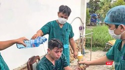 Một cán bộ y tế Đà Nẵng bị sốc do làm việc quá tải khi dịch COVID-19 bùng phát tại địa phương